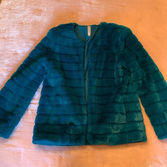 Mural- Nordstroms Faux fur jacket - deep teal 🦋 - Picture 3 of 7